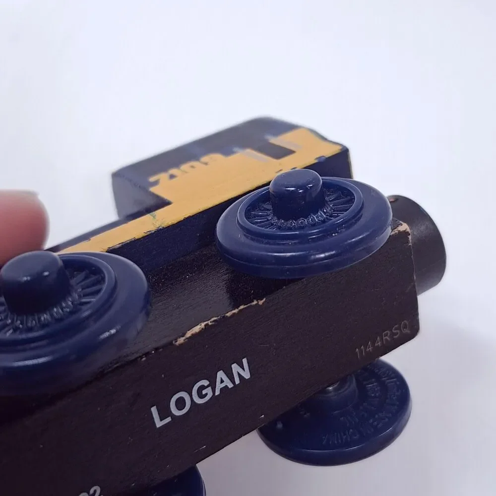 Thomas & Friends Wooden Railway Logan cbn22 yellow blue Train Tank Engine wood